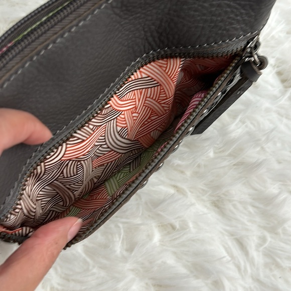 Dark Grey Wristlet with USB chargeable battery - Picture 5 of 6